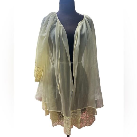Vtg Yellow Sheer Peignor Robe Lace Fairy Hollywood Glam Nylon Mesh Bed Jacket - Picture 1 of 7